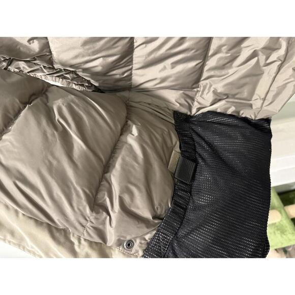 Cabela's Premier Northern Goose Down Puffer Vest, Men's Large, Regular - Picture 5 of 8